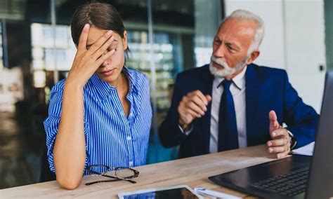 Cómo lidiar con un jefe narcisista deberías considerar renunciar