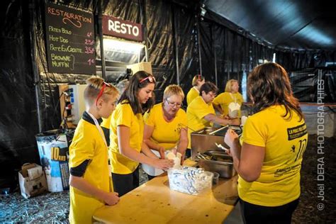 Marne La Poule Des Champs Aub Rive Le Festival De Tout Un Village