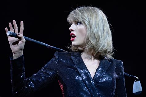 Taylor Swift Files Countersuit Against Radio Host Fired For Grope