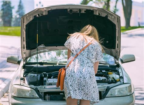 Young Beautiful Woman Car Broke Down Stock Foto Colourbox