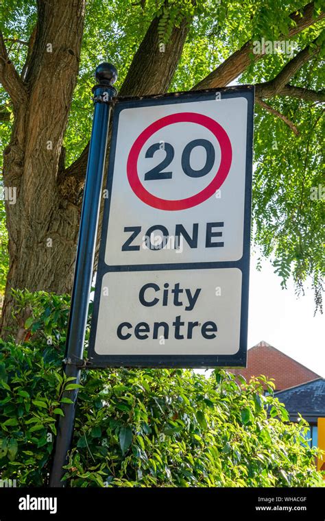 20mph Speed Limit Sign Hi Res Stock Photography And Images Alamy