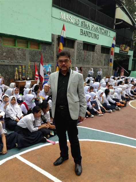 Sma Pasundan 1 Bandung Berbagi Informasi