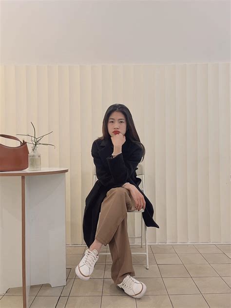 Hot girl của tuyển nữ Việt Nam Thanh Nhã bùng cháy trên sân cỏ nhưng vẫn là cô gái nhỏ mộng mơ