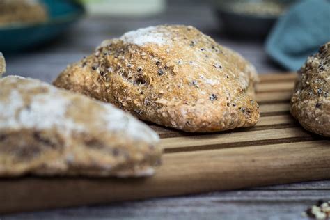 Quinoa Brötchen mit Dinkel Quark Momentgenuss