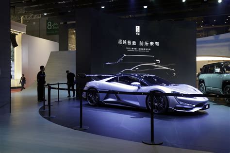 Conheça a montadora chinesa que está prestes a ultrapassar a Tesla da liderança mundial em