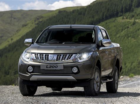 Fotos de Mitsubishi L200 Barbarian 2015