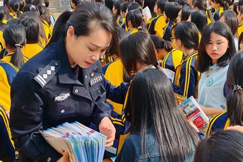 知危险 会避险！全市交警开展“全国中小学生安全教育日”主题宣传活动澎湃号·政务澎湃新闻 The Paper