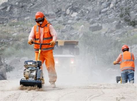 Áncash resaltan avances en trabajos de mantenimiento de caminos