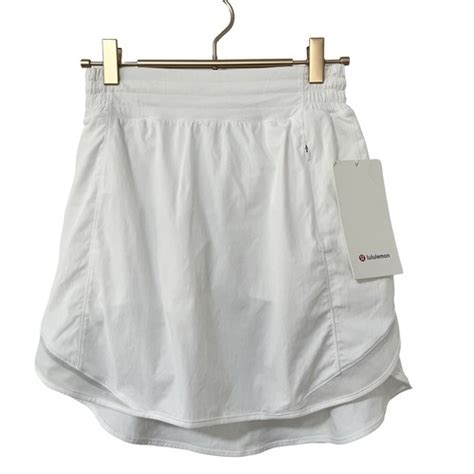 Lululemon Hotty Hot High Rise Skirt Size LONG White Athletic Skort