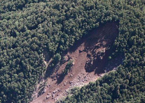 Almeno 36 Morti E 15 Dispersi Per Una Frana