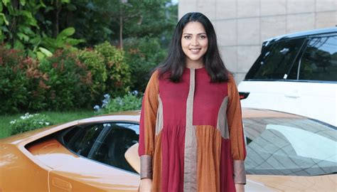 Amala Paul is elegance redefined.