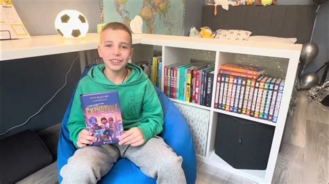 Відгук на книгу Тома Флетчера «Скрипунці» - YouTube
