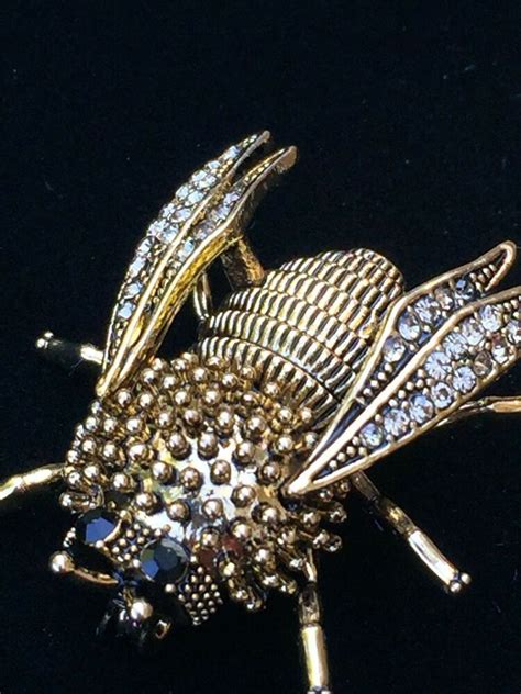 Gold Rhinestone Beetle Locus Fly Bug Insect Flying Bumble Bee Pin