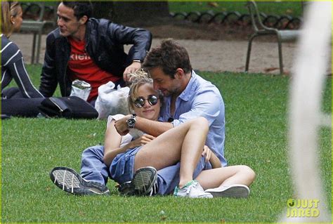 Bradley Cooper & Suki Waterhouse Snuggle in Paris Park! | Suki ...