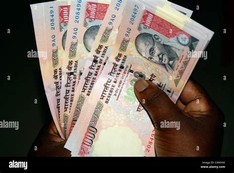 Old 1000 Rupees Indian Currency Notes Counting In Hands Indian Money Of 1000 Thousand Rupee