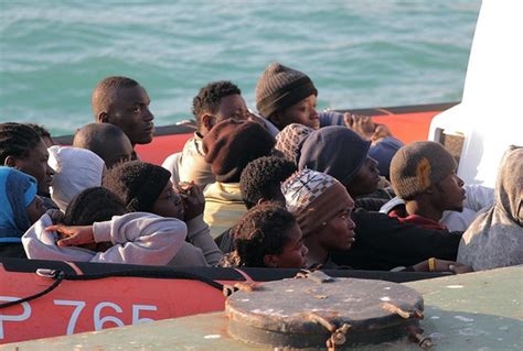 Inmigrantes Desaparecidos Tras Un Naufragio En El Mediterr Neo