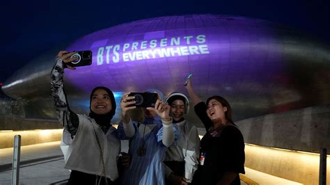 Seoul landmarks light up in celebration of BTS turning 10 | Fox News