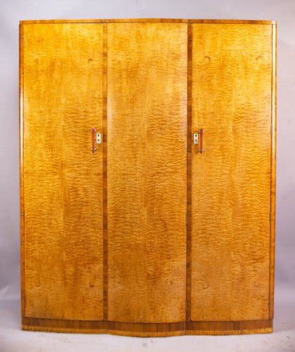 Englischer Art Deco Dreifach Kleiderschrank Aus Ahorn Im Stil Von Harry