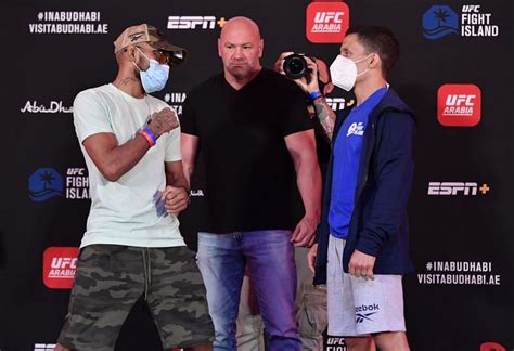 Ufc Fighters Make Their Picks For Flyweight Title Clash Between