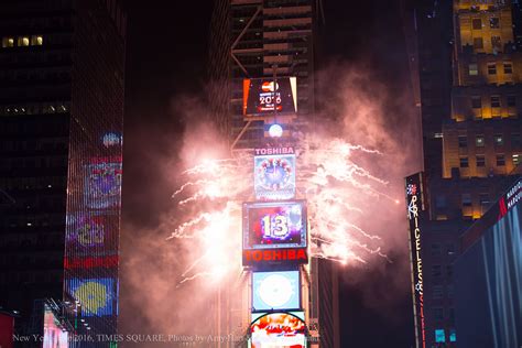 Times Square New Years Eve 2016 Every Year As The Clock N Flickr