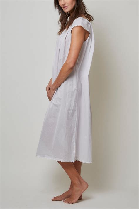 Long Cotton Nightgown With Flower Trim Grey Pour Les Femmes