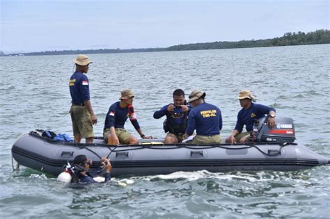 Galeri Foto Simulasi SAR Tubrukan Kapal Sipil Di Perairan Sorong