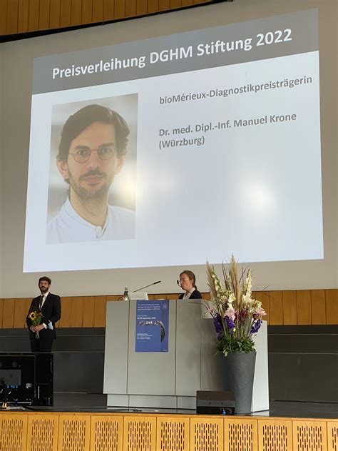 Oliver Kurzai on Twitter bioMerieux Diagnostikpreis DGHM2022 für