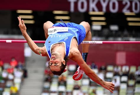 Tokyo Tamberi Oro Nel Salto In Alto Gimbo Dopo Anni Corona