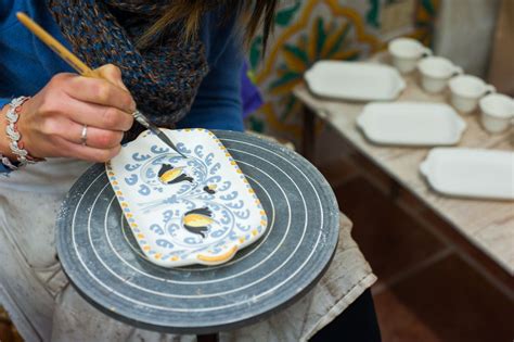 LA CERAMICA PINTADA A MANO