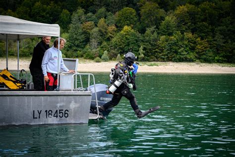 Jura Plongeur disparu à Vouglans Moins dun mètre de visibilité au