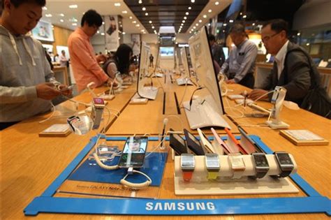 Samsung To Debut Smartphone With Curved Display Inquirer Technology