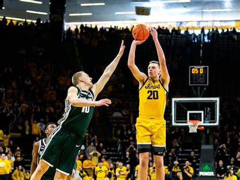 Payton Sandfort Earns Preseason All Big Ten Honors Hawkeye Beacon