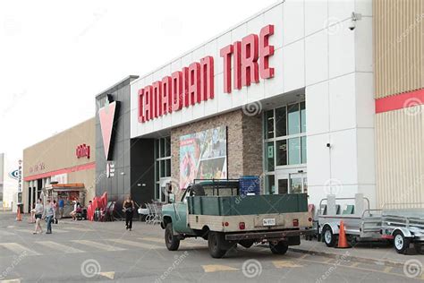 Tor Canada August 10 2023 Canadian Tire Store With Vehicle Parked