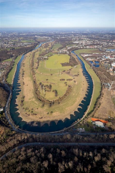 Hattingen Aus Der Vogelperspektive Uferbereiche Am Ruhr Flu Verlauf