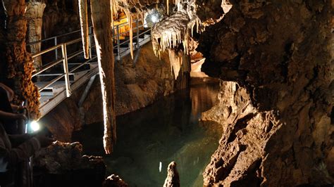 Grotte in Sardegna i fenomeni carsici più importanti da visitare