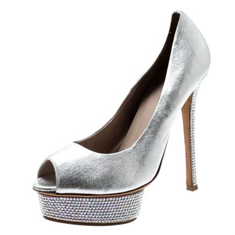 Le Silla Metallic Silver Leather Crystal Embellished Platform Peep Toe