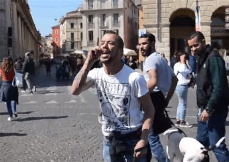 Gay Minacciato Al Congresso Delle Famiglie Di Verona Comunista Di M