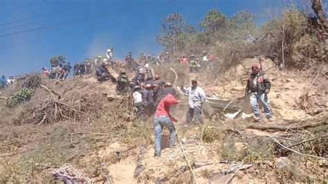 Imágenes Autobús extraurbano cae a barranco en la Interamericana