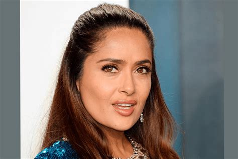 Salma Hayek Celebra Sus A Os Luciendo Una Figura Espectacular