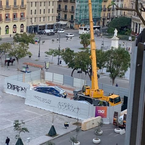 Anello Ferroviario Fermata Politeama Si Installano Le Scale Mobili