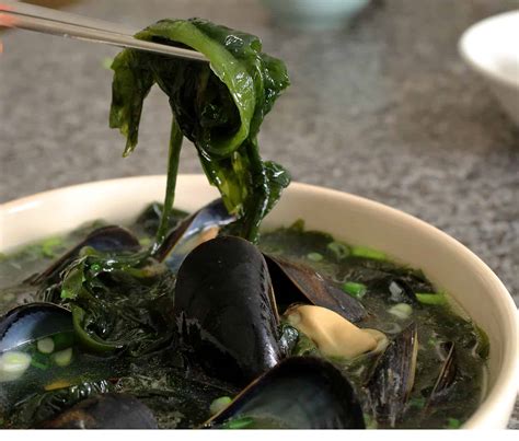 Seaweed soup with mussels (Honghap miyeokguk) recipe - Maangchi.com