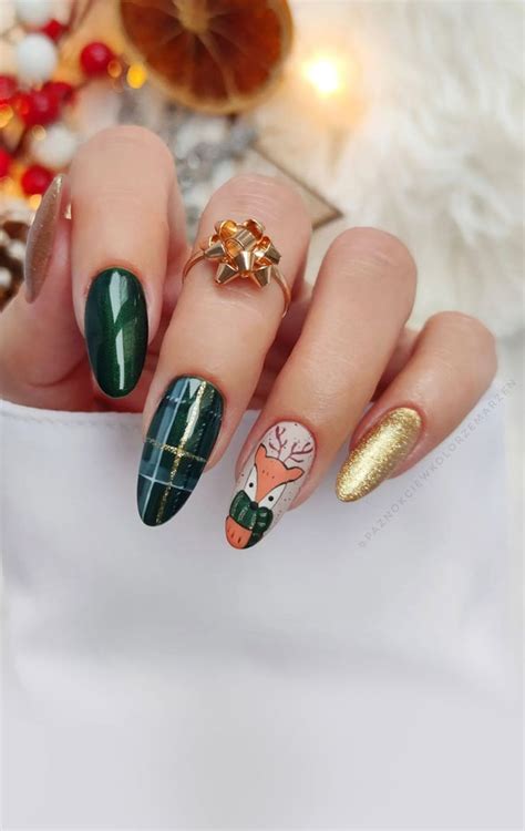 Christmas Holiday Nails For A Festive Look Glitter Plaid