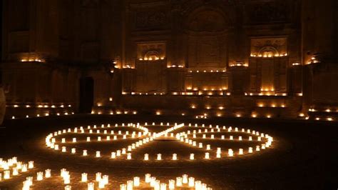 Éxito rotundo en Renacimiento a la luz de las Velas con más de 25 000