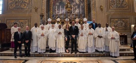 Nella Basilica Di San Pietro Apostolo A Roma La Chiusura Dell Anno