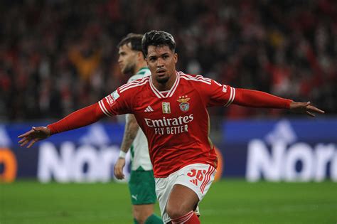 Marcos Leonardo Estreou Se A Marcar Em Noite Especial Pelo Benfica