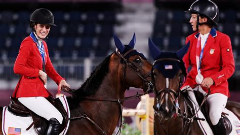 Equestrian Jumping Team Medal Ceremony Japan Forward