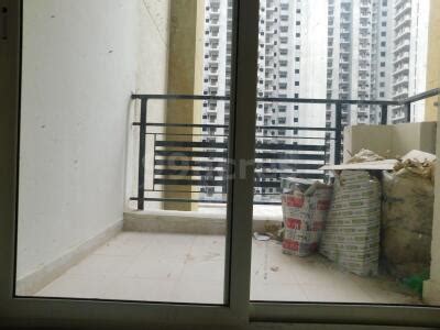 Bhk Apartment Flat For Sale In Nimbus Express Park View Sector