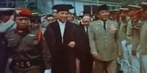 Jarang Terekspos Ini Momen Kemesraan RI Korut Soekarno Dan Kim Il