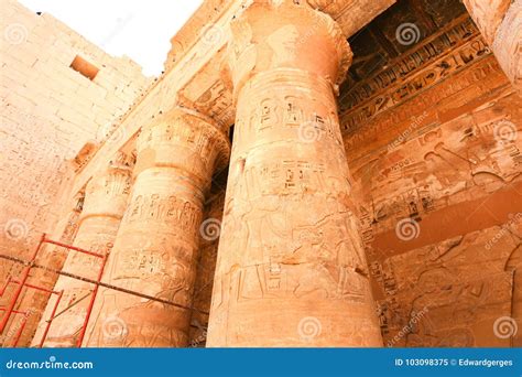 Templo De La Ciudad De Medinet Habu O De Habu En Luxor Imagen De