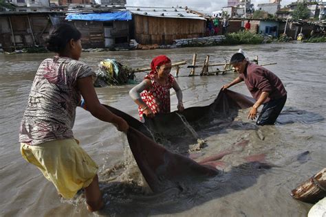 Al Menos Muertos Por Fuertes Lluvias Asociadas Al Monz N En Nepal